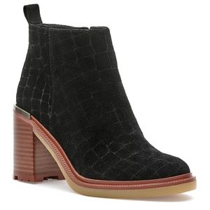 Vince Camuto Gorgan high heel ankle boot in black suede size 7